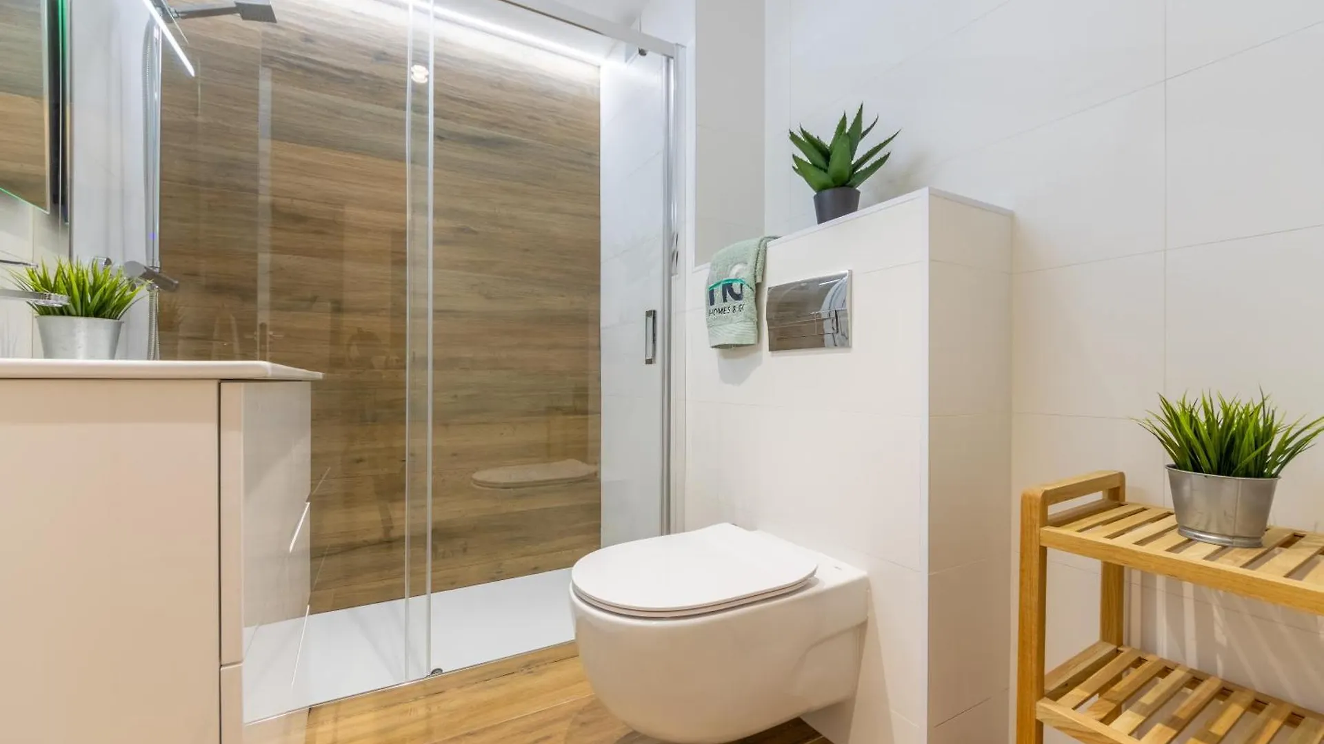 Homes & Go Gudrum La Pineda Apartamento